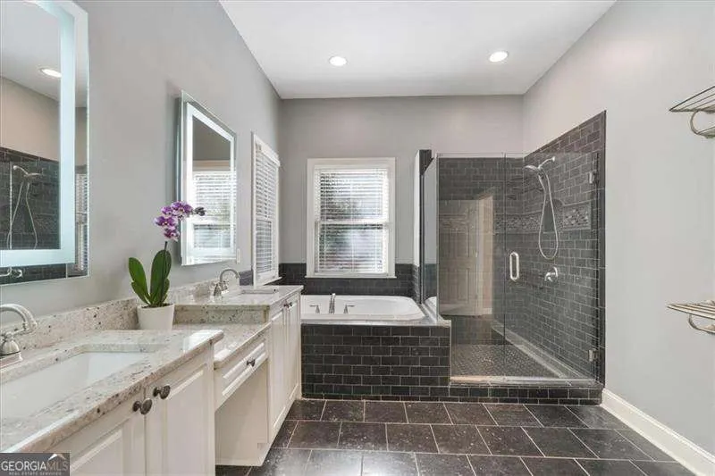 1065 Beacon Hill Crossing