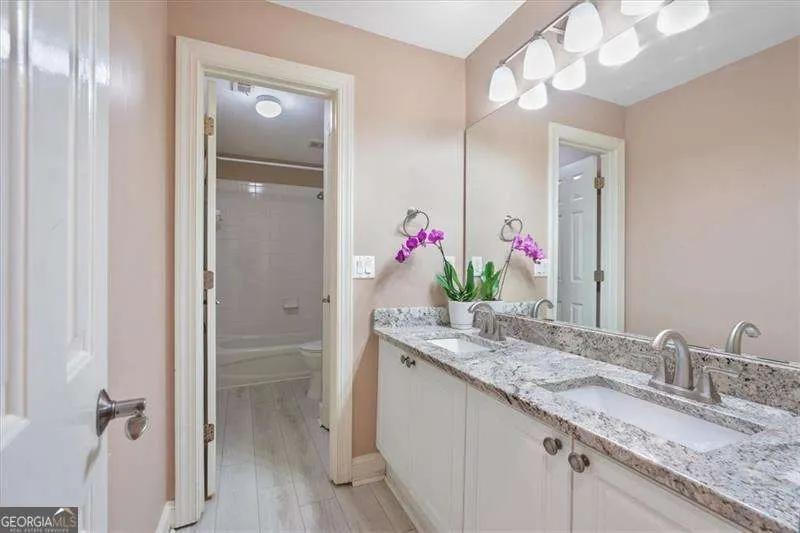 1065 Beacon Hill Crossing