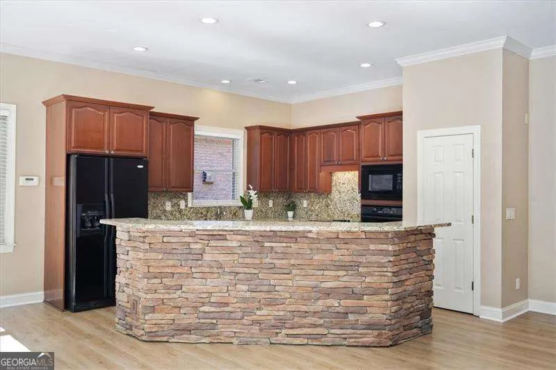 1065 Beacon Hill Crossing