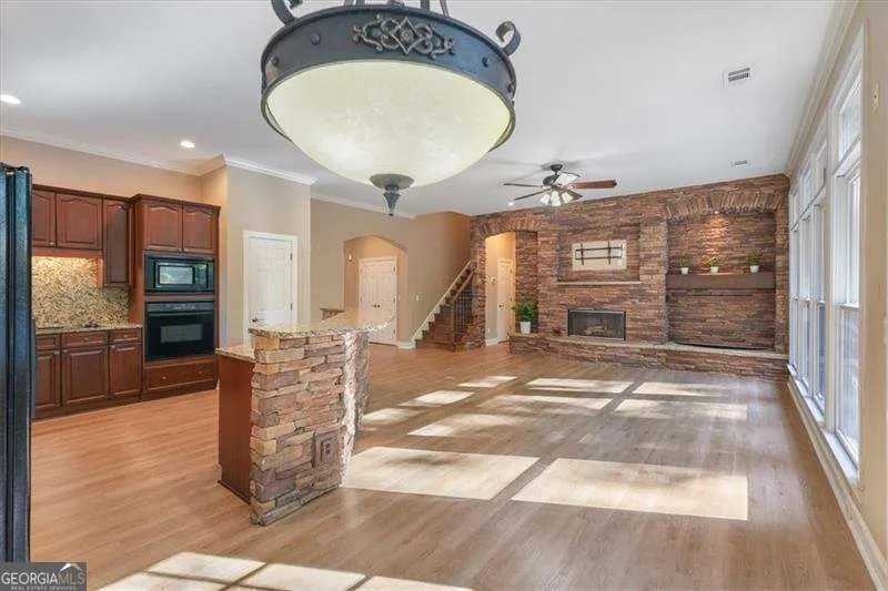 1065 Beacon Hill Crossing