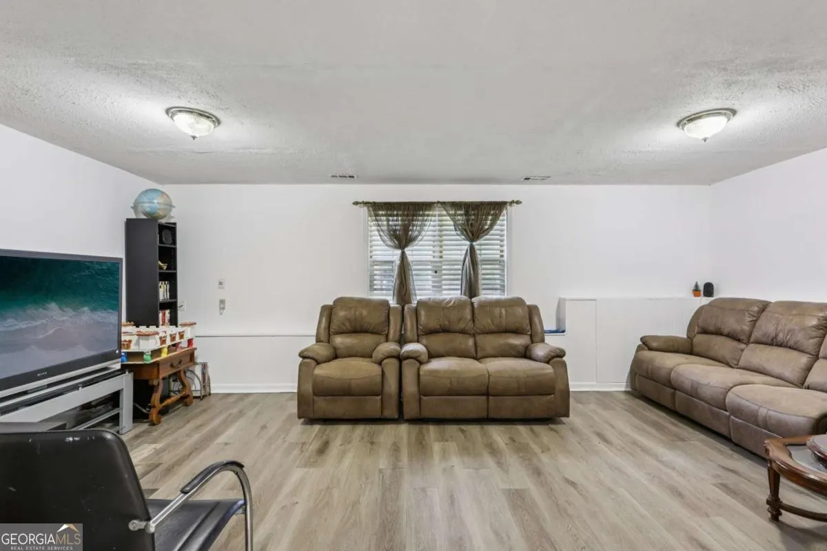 3447 Harris Farms Way