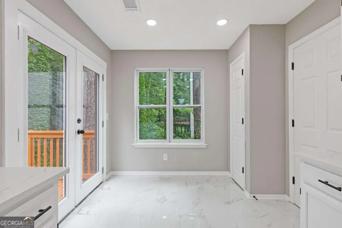 1111 Pin Oak Drive