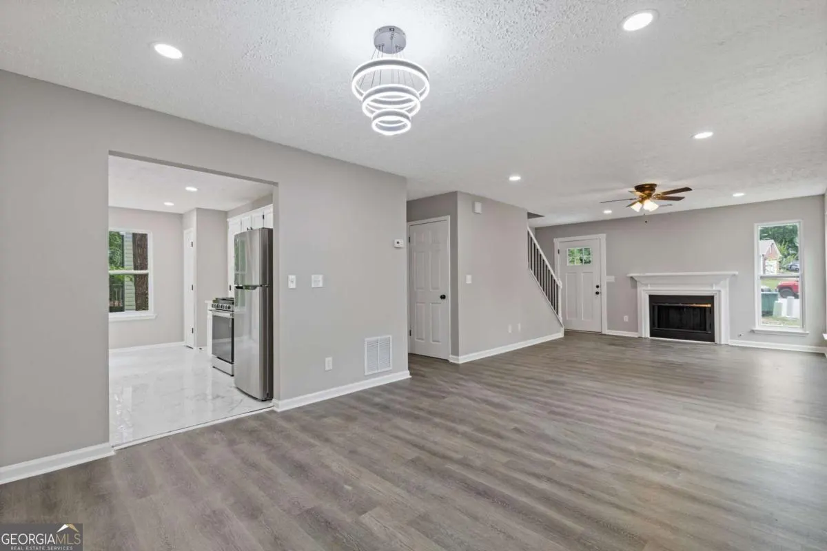 1111 Pin Oak Drive