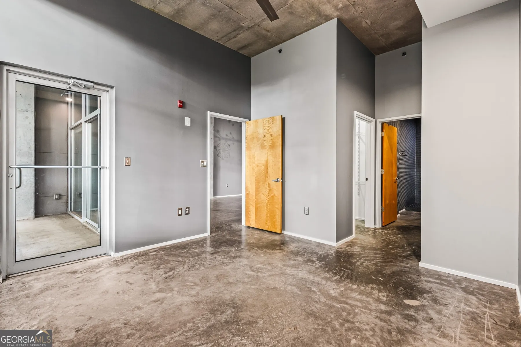 107 130 Arizona Avenue NE, #107