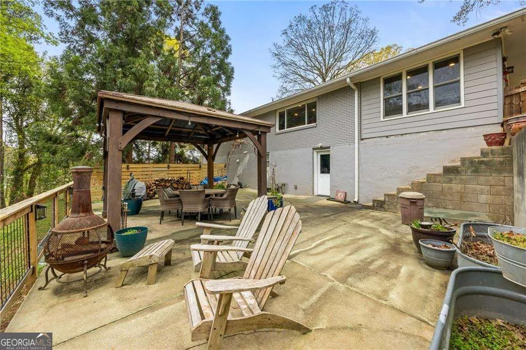 2341 Elmwood Circle