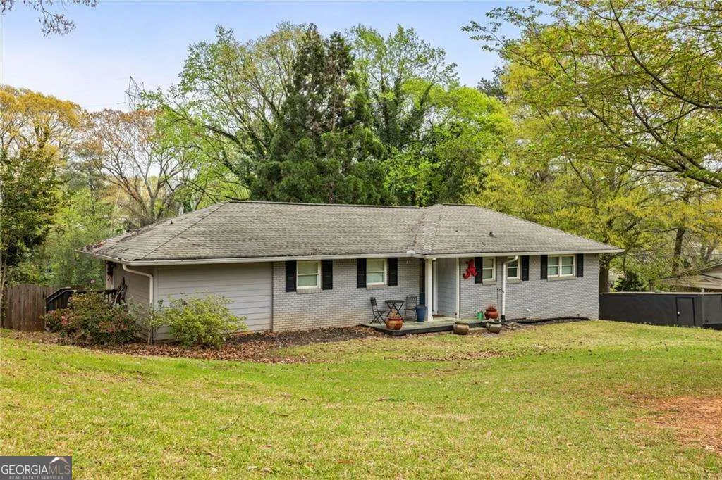 2341 Elmwood Circle