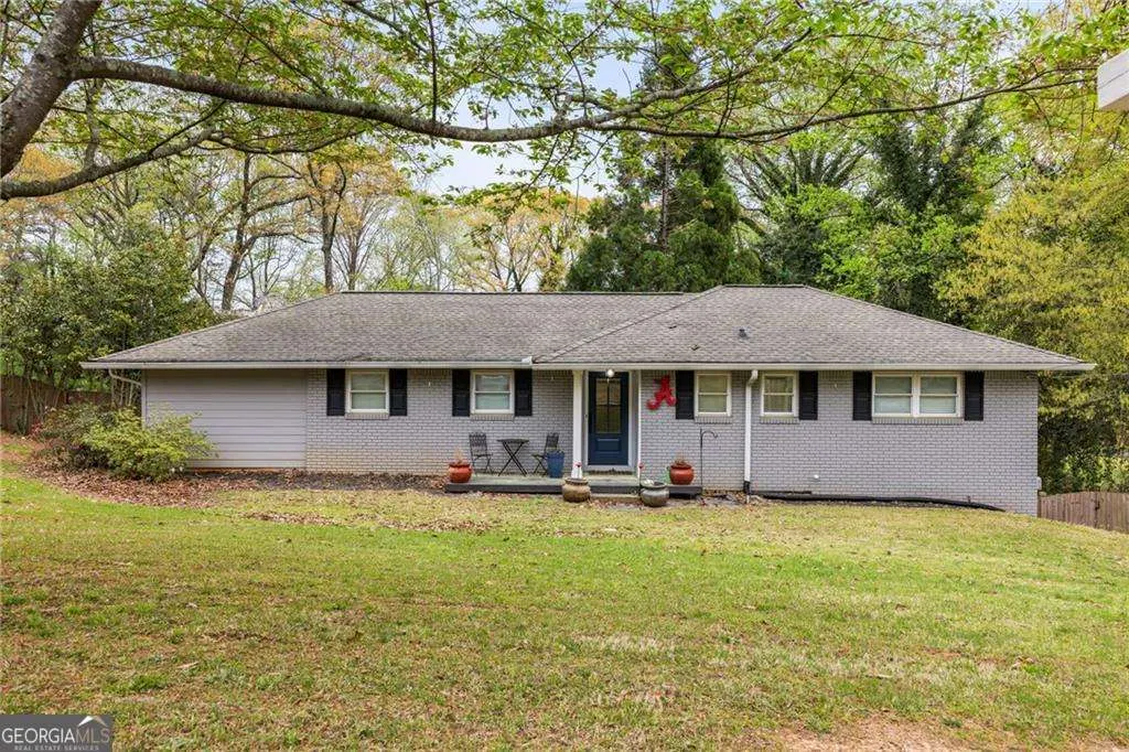 2341 Elmwood Circle