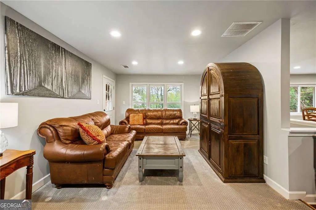 2341 Elmwood Circle