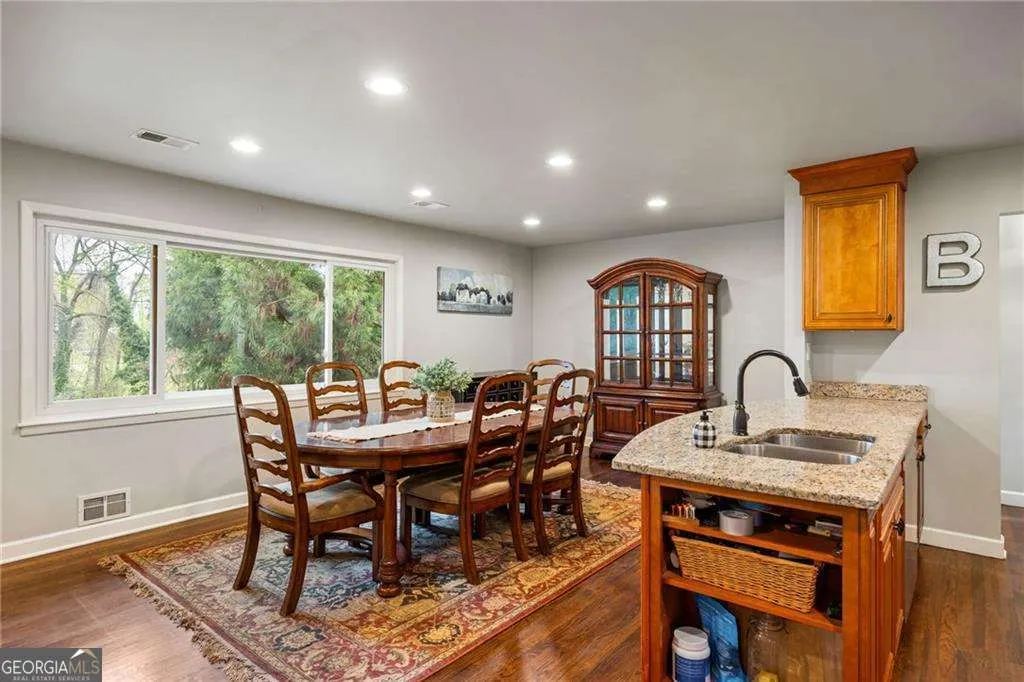 2341 Elmwood Circle