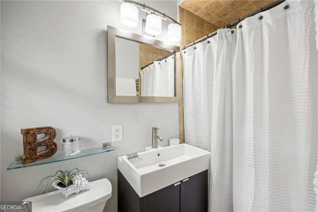 2341 Elmwood Circle