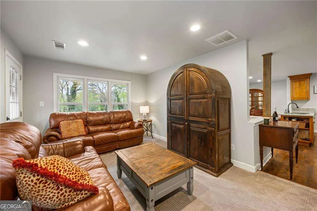 2341 Elmwood Circle