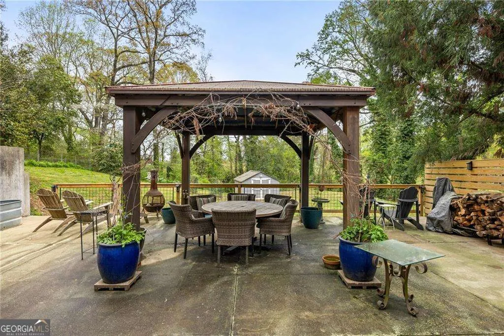 2341 Elmwood Circle