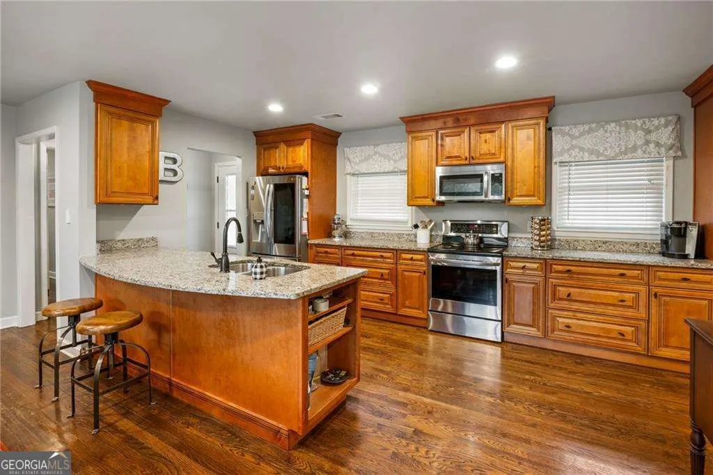 2341 Elmwood Circle