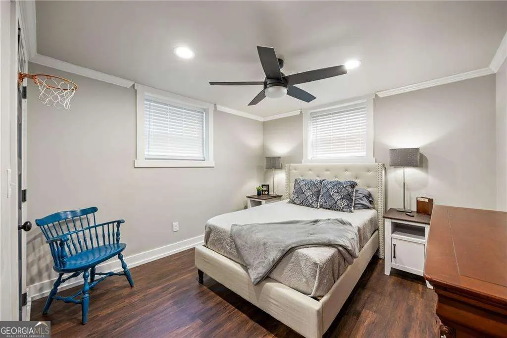 2341 Elmwood Circle