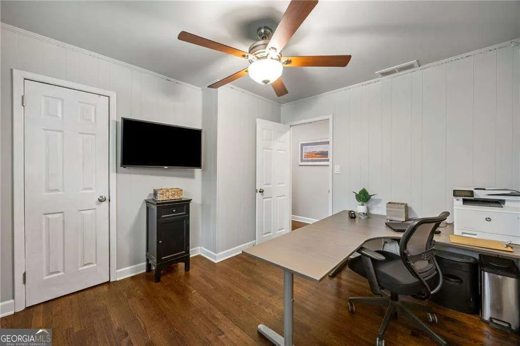 2341 Elmwood Circle