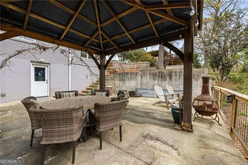 2341 Elmwood Circle
