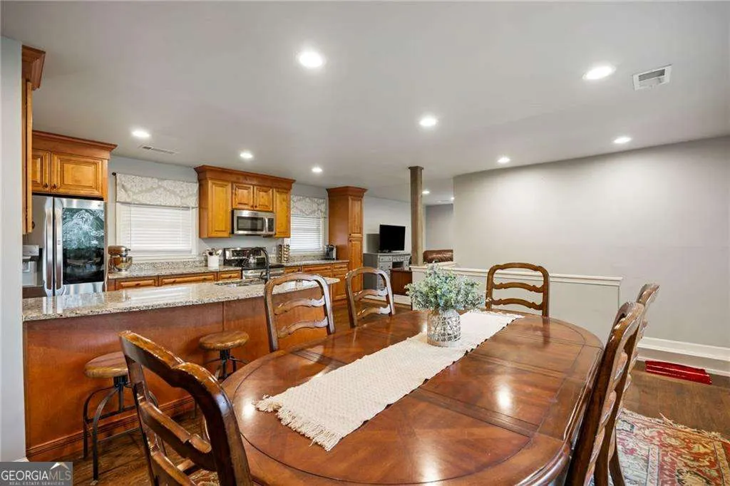 2341 Elmwood Circle