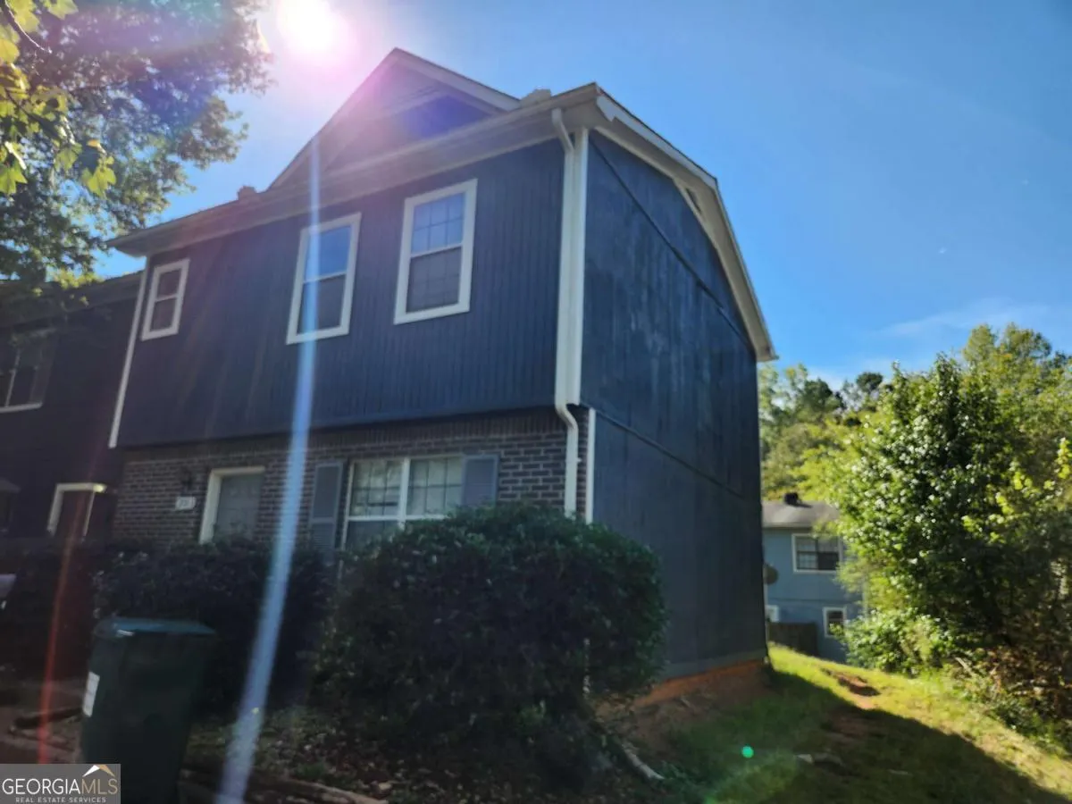 2083 Lenoa Lane