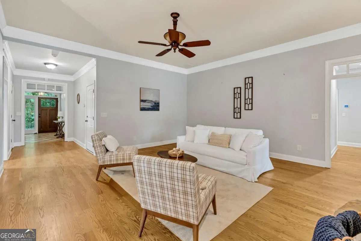 118 Sylvias Way