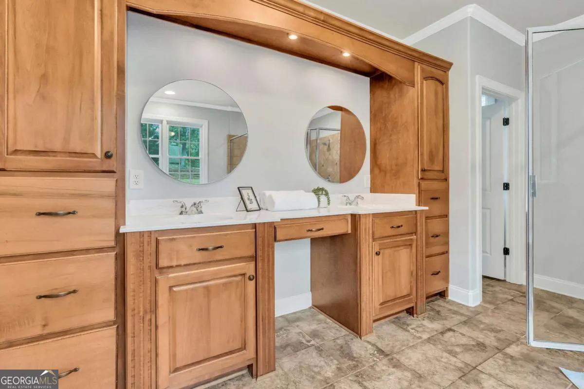 118 Sylvias Way