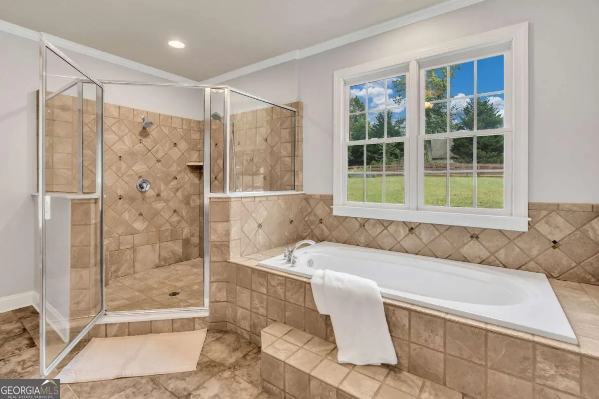 118 Sylvias Way