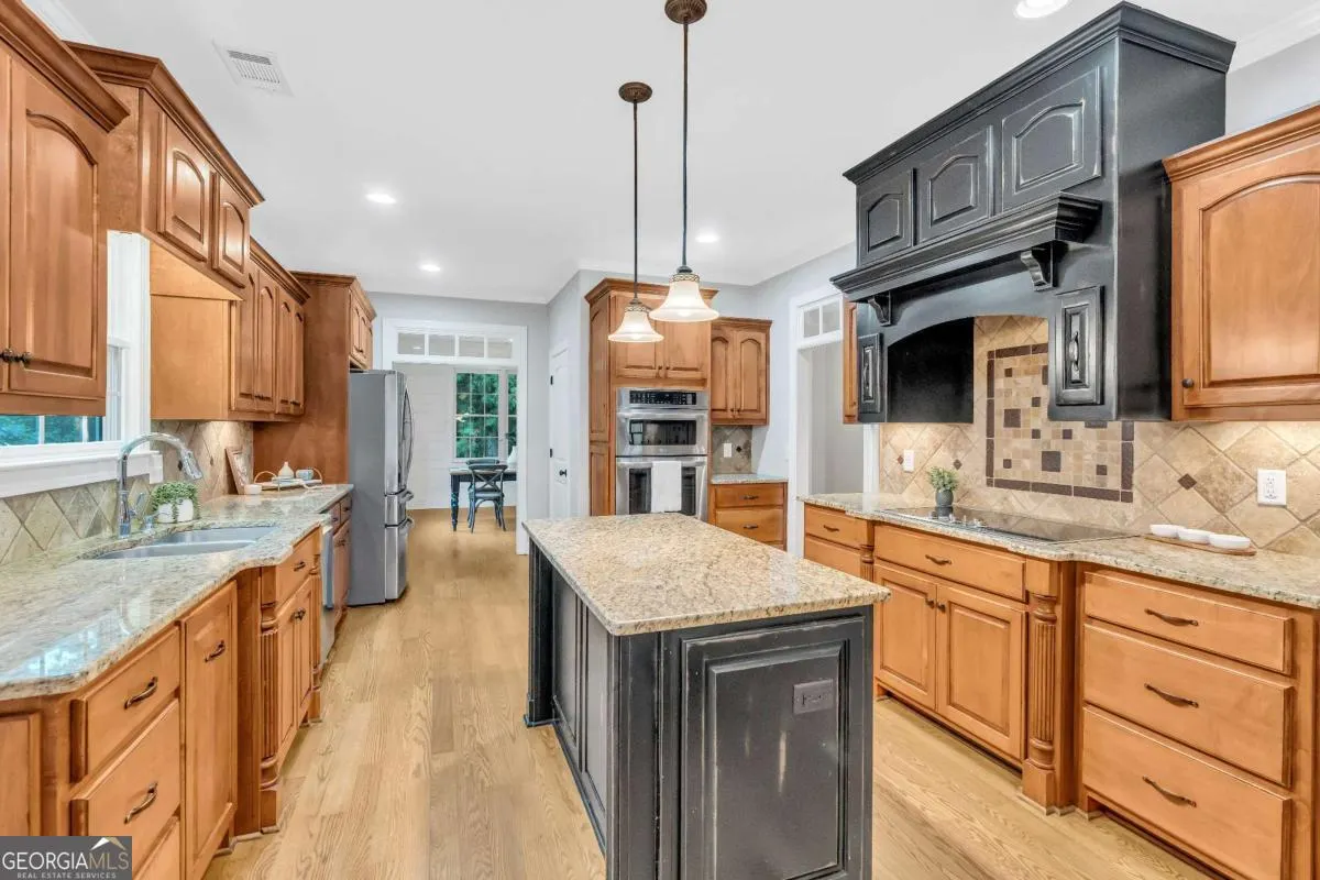 118 Sylvias Way