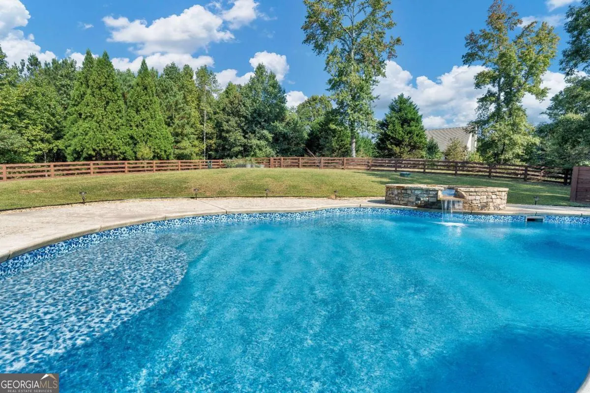 118 Sylvias Way