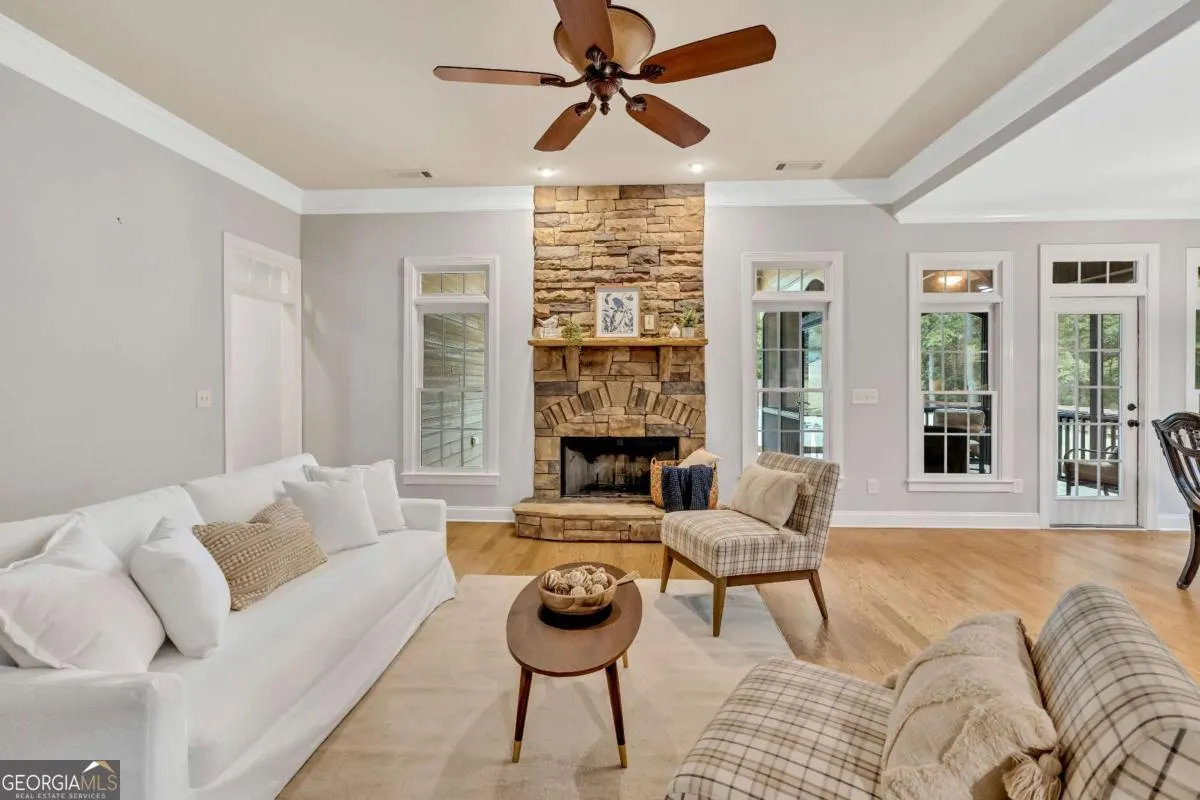 118 Sylvias Way