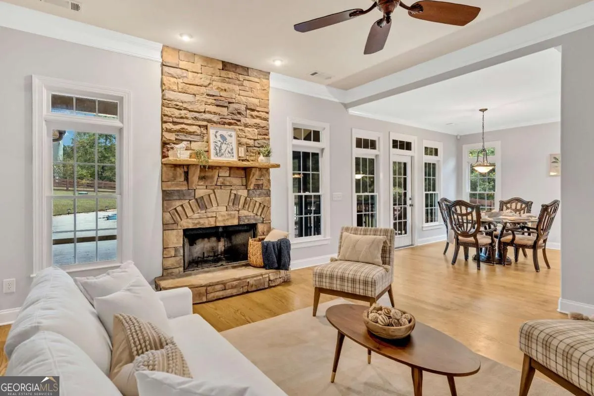 118 Sylvias Way