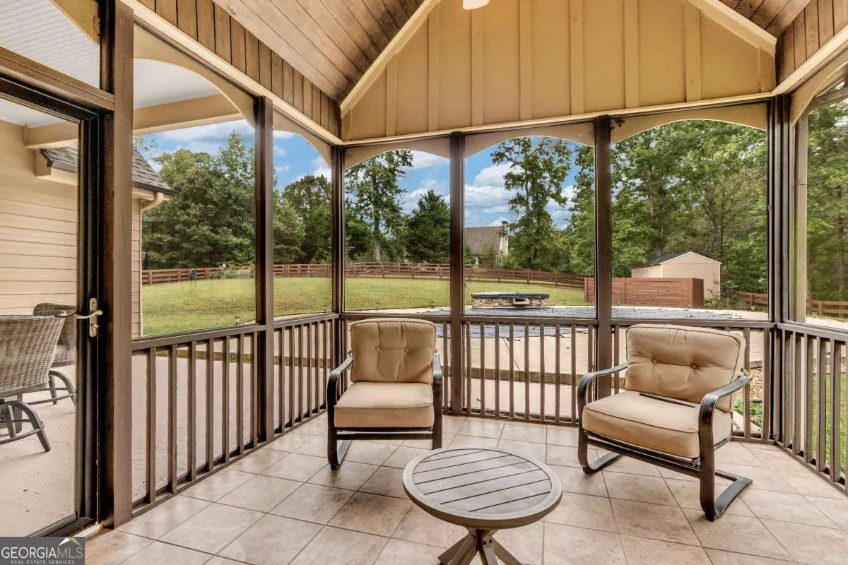 118 Sylvias Way