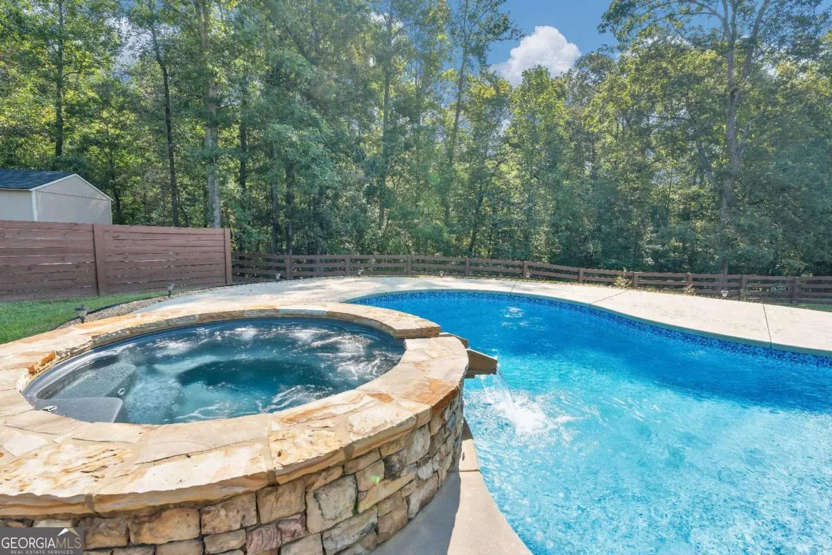 118 Sylvias Way