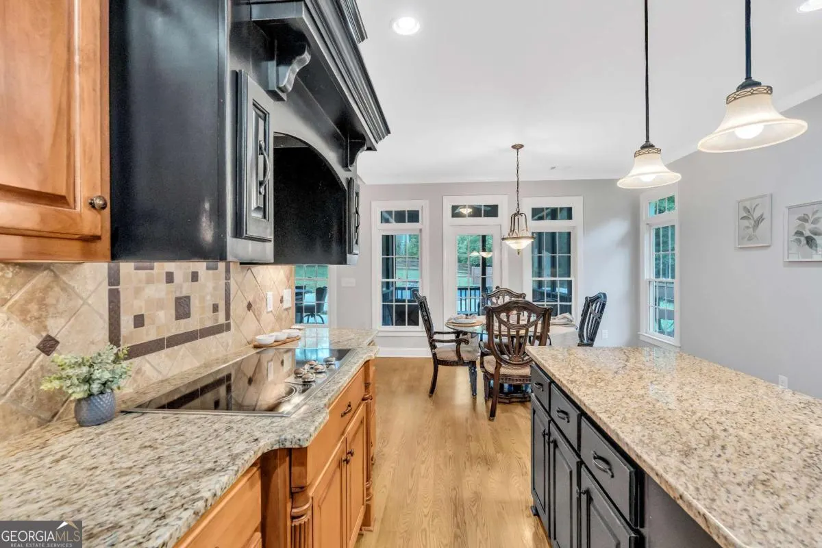 118 Sylvias Way