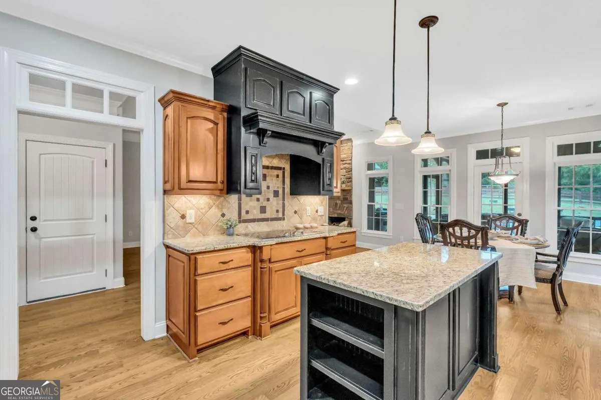 118 Sylvias Way
