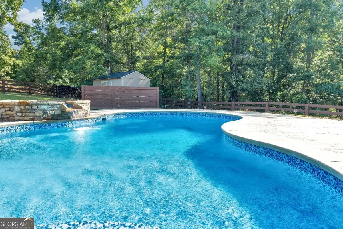 118 Sylvias Way