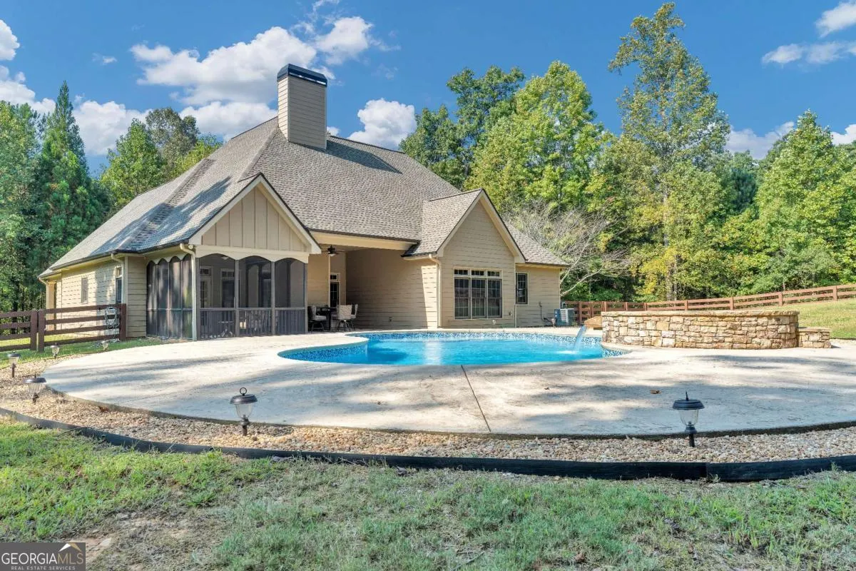 118 Sylvias Way