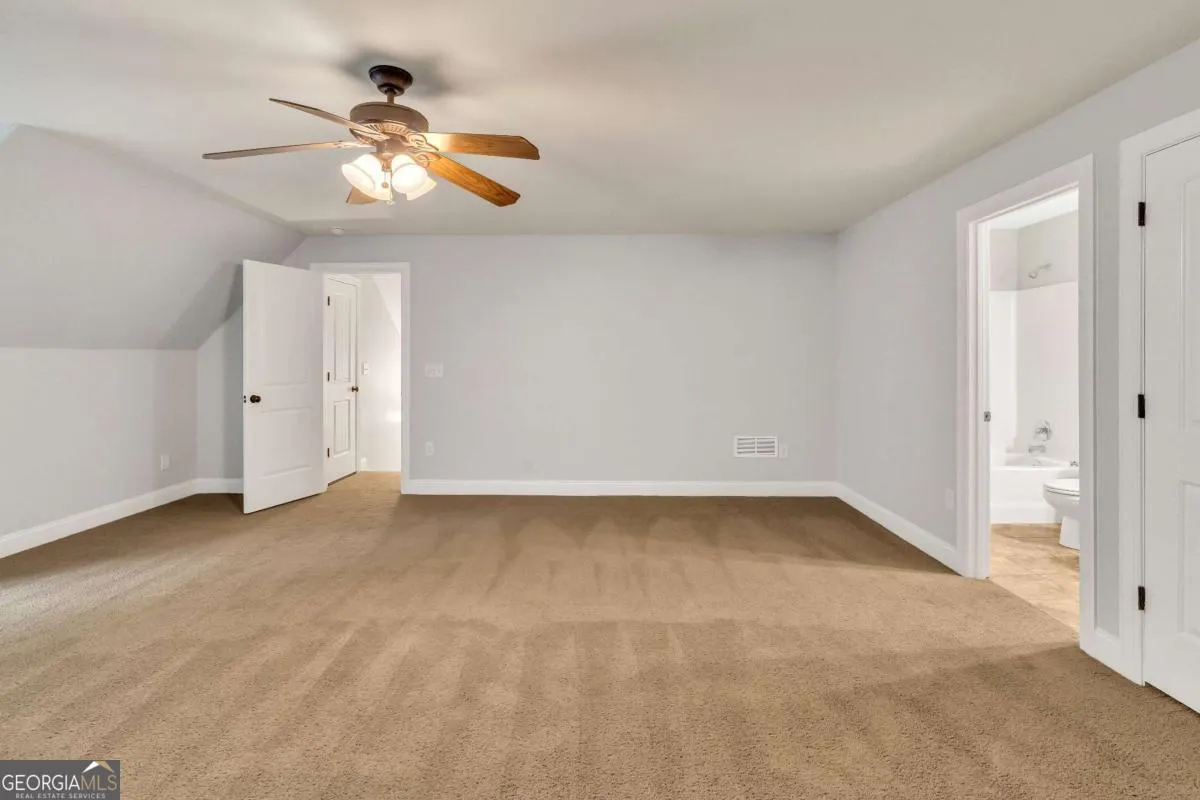 118 Sylvias Way