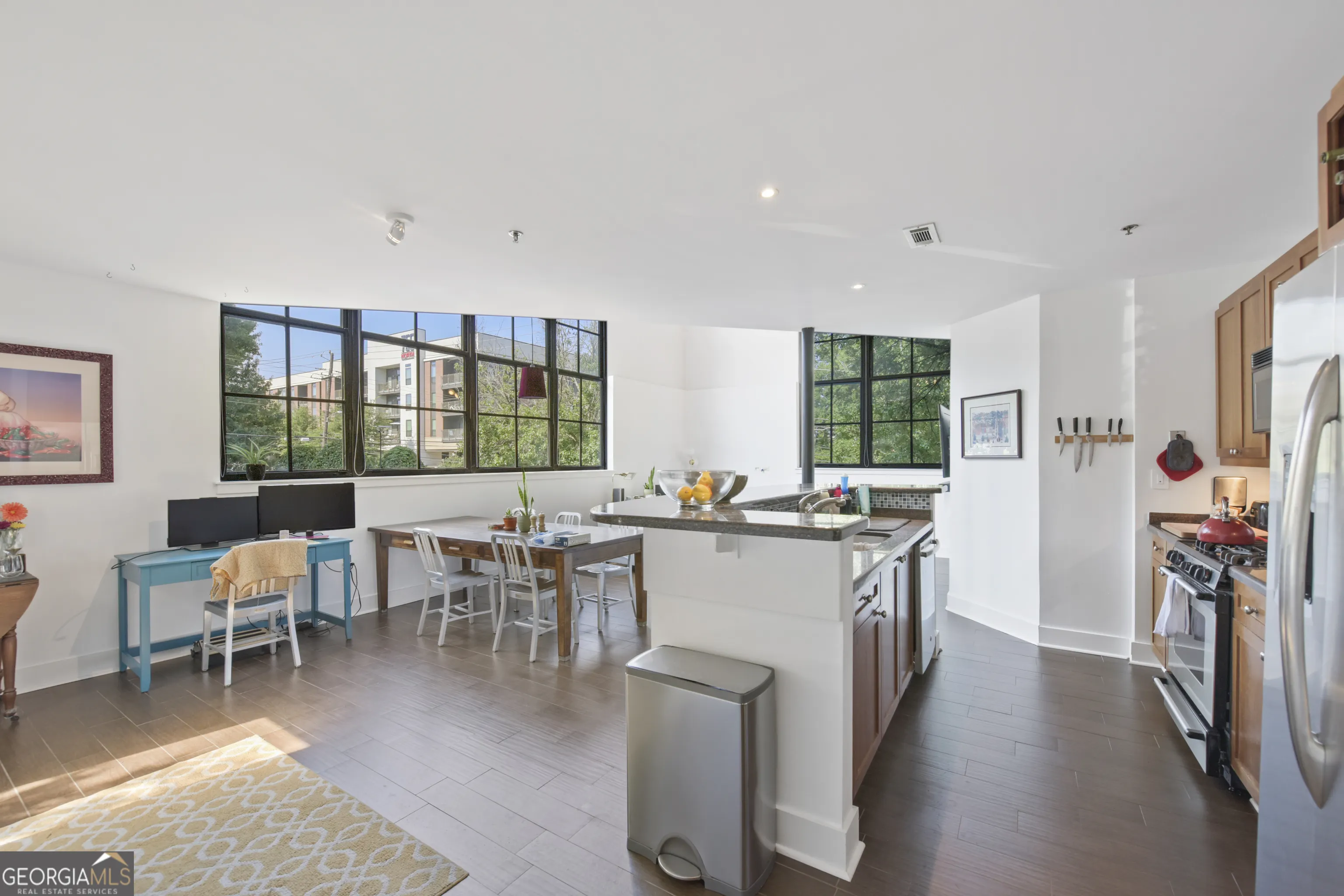 102 790 North Avenue NE, #102