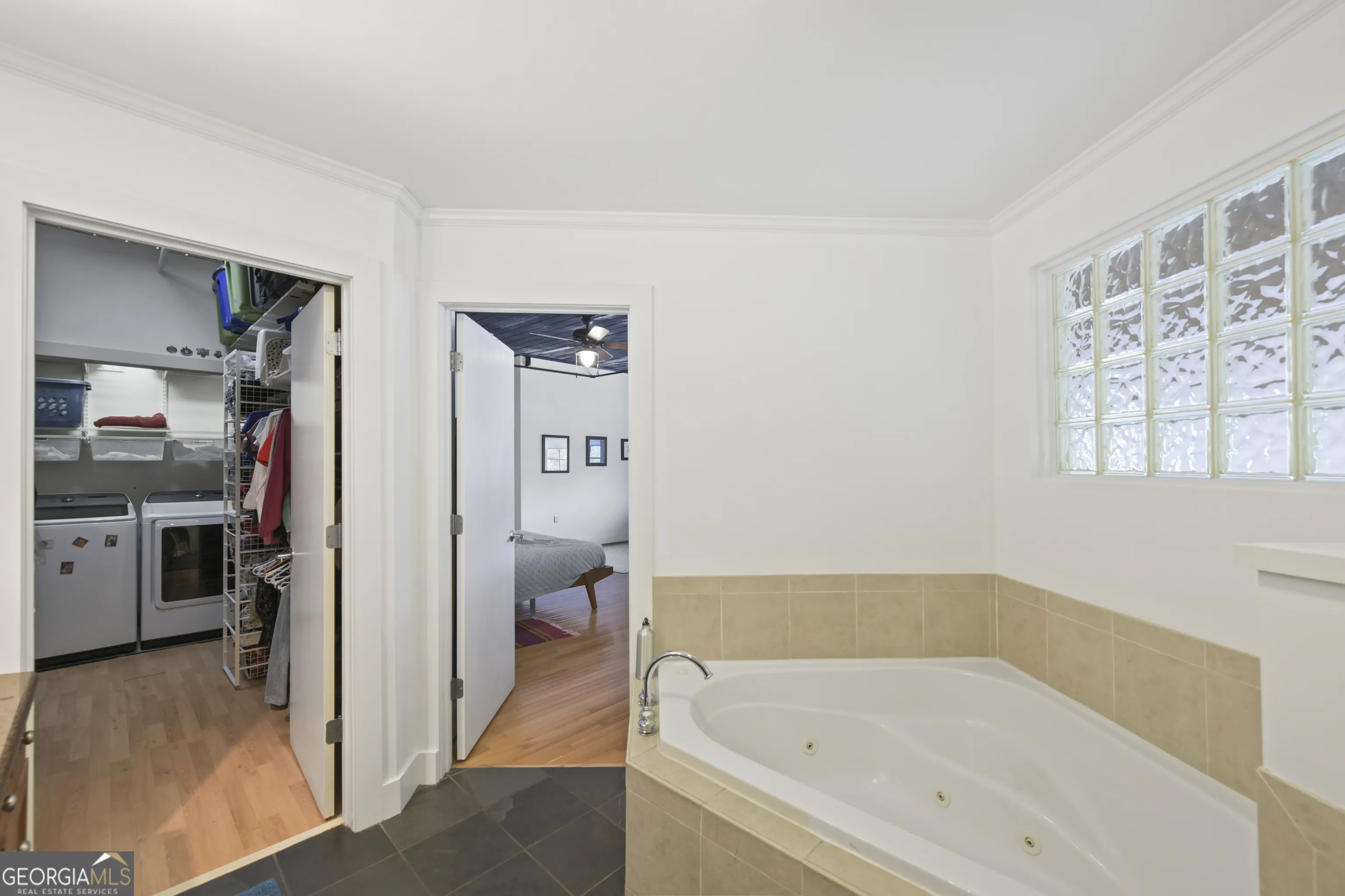 102 790 North Avenue NE, #102