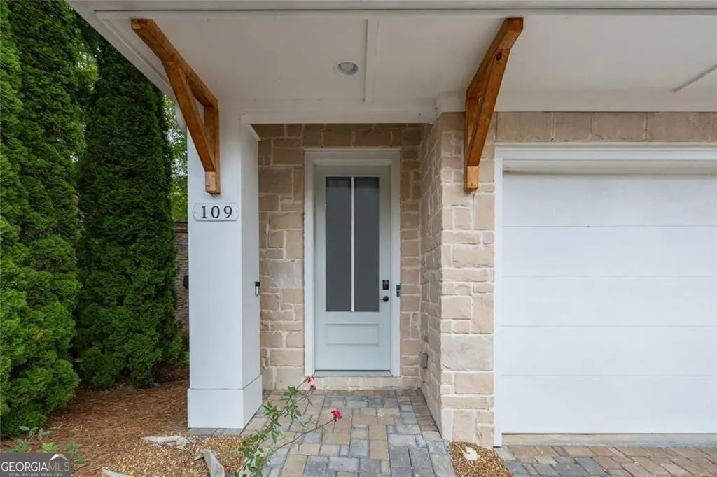 109 Village Green Avenue