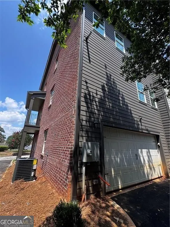 P 1777 Temple Avenue, #P