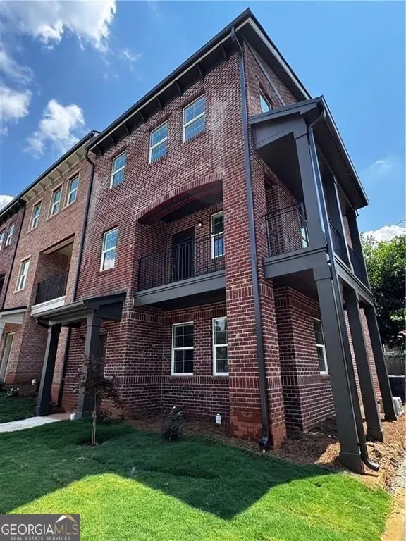 P 1777 Temple Avenue, #P