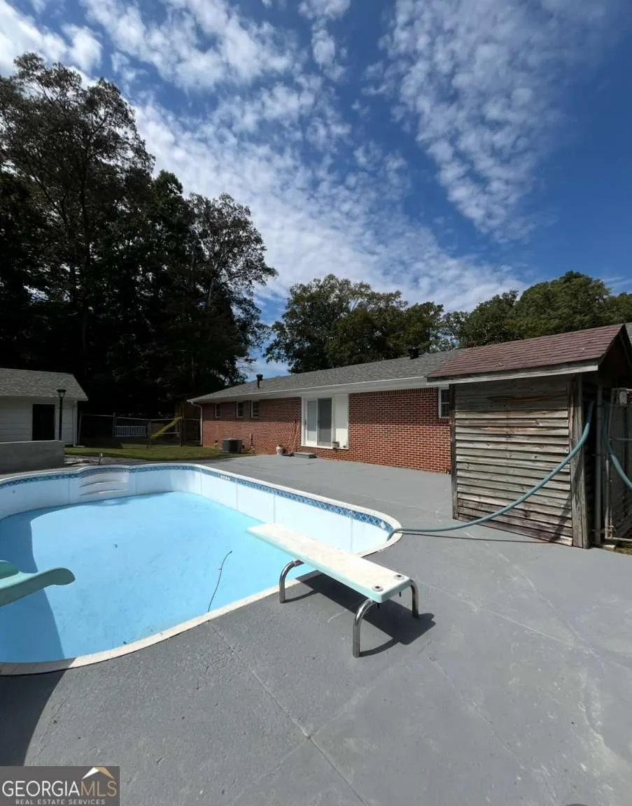 1507 Lynnwood Drive NE