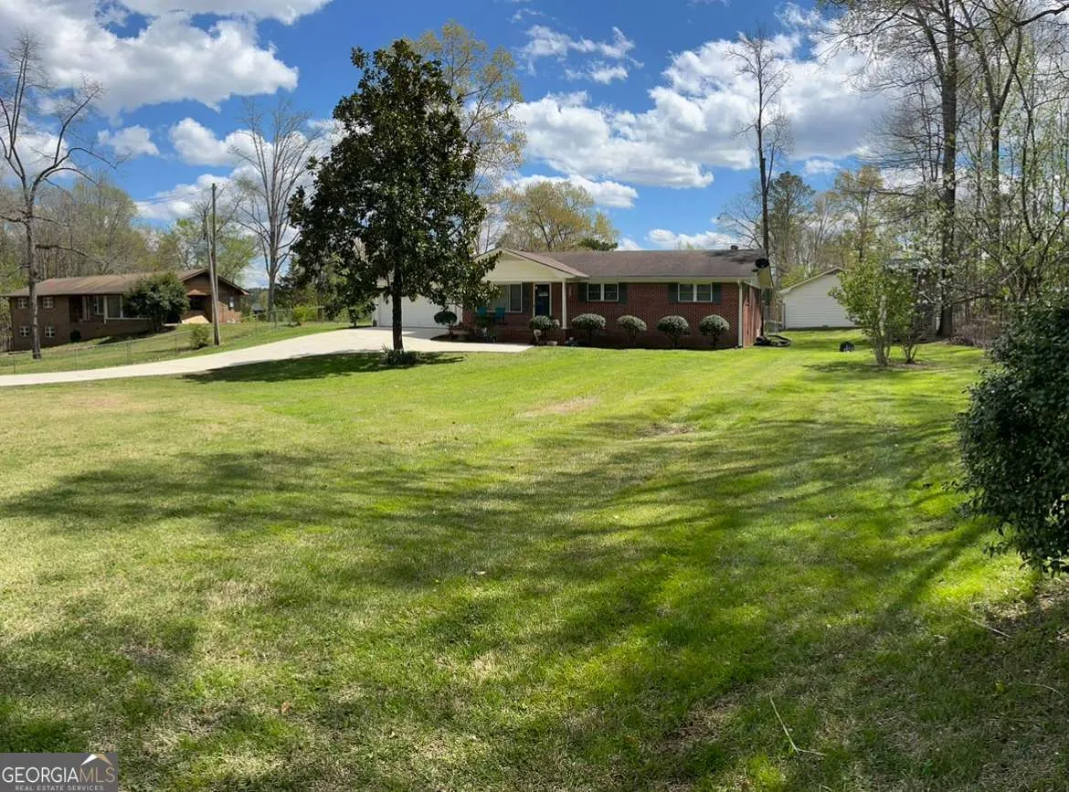 1507 Lynnwood Drive NE