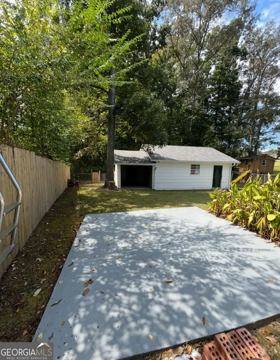1507 Lynnwood Drive NE