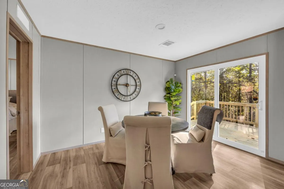 946 Essic Road