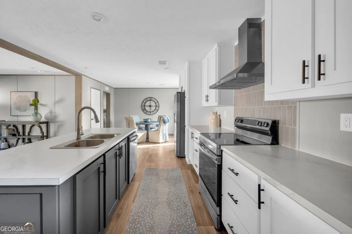 946 Essic Road