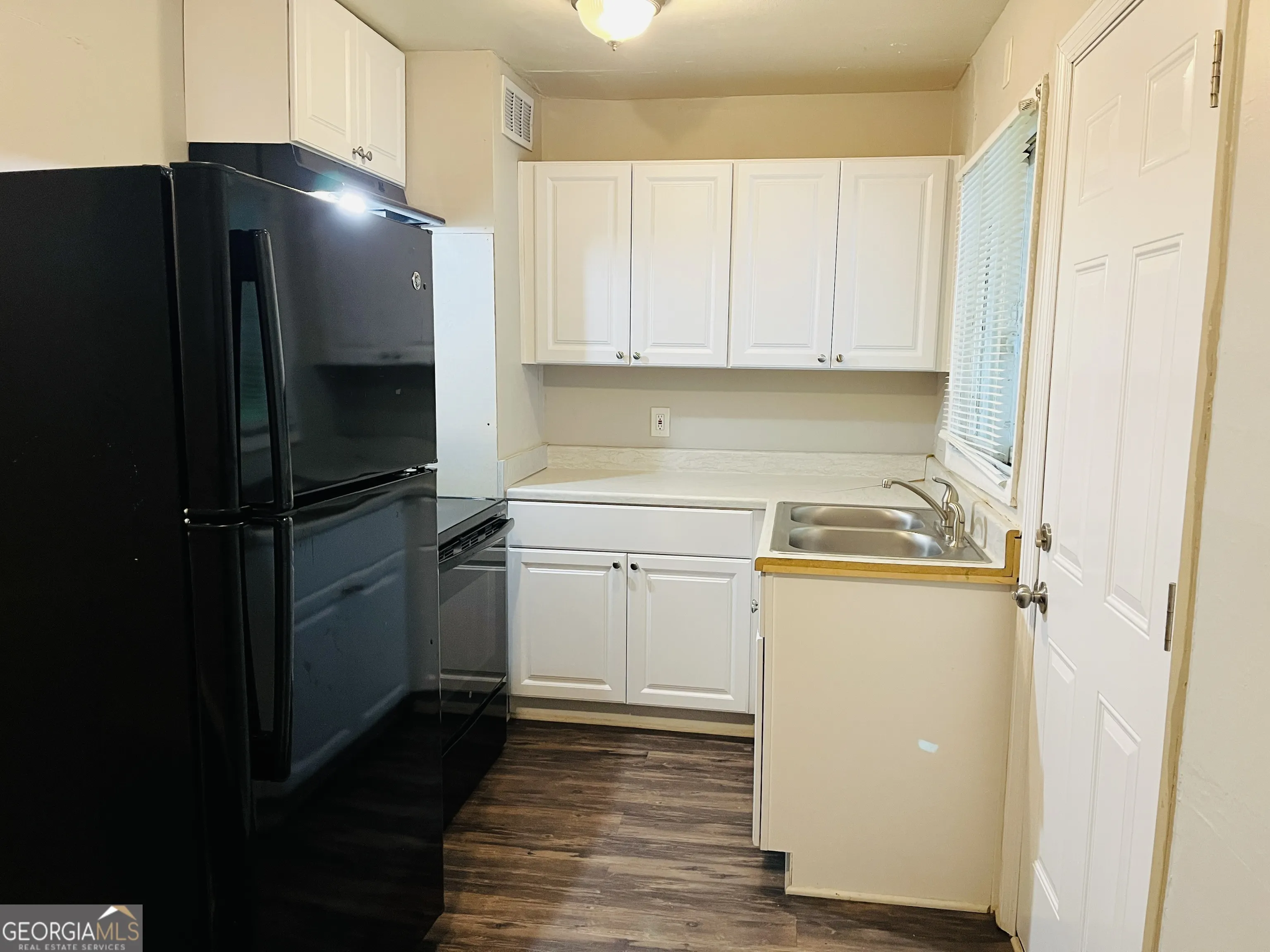 6100 6102 E Fayetteville Drive, #6100