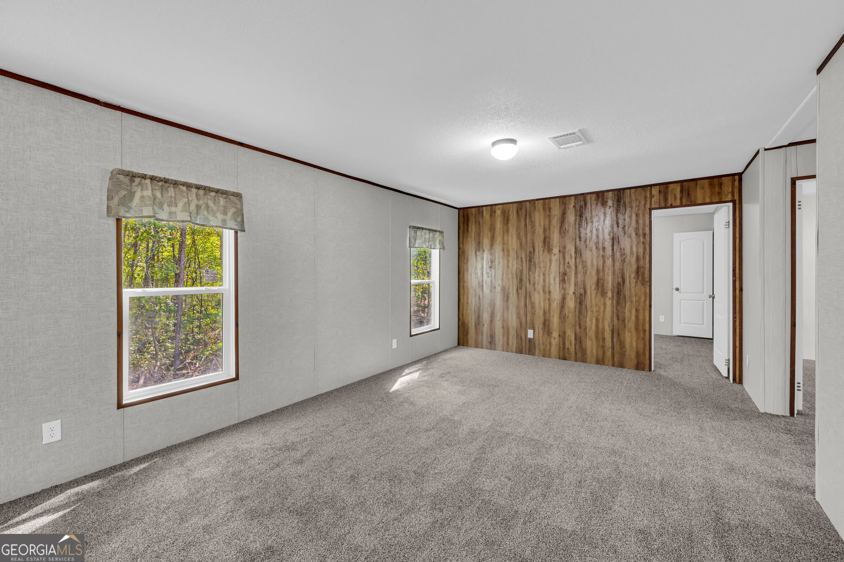 596 Pinetree Circle