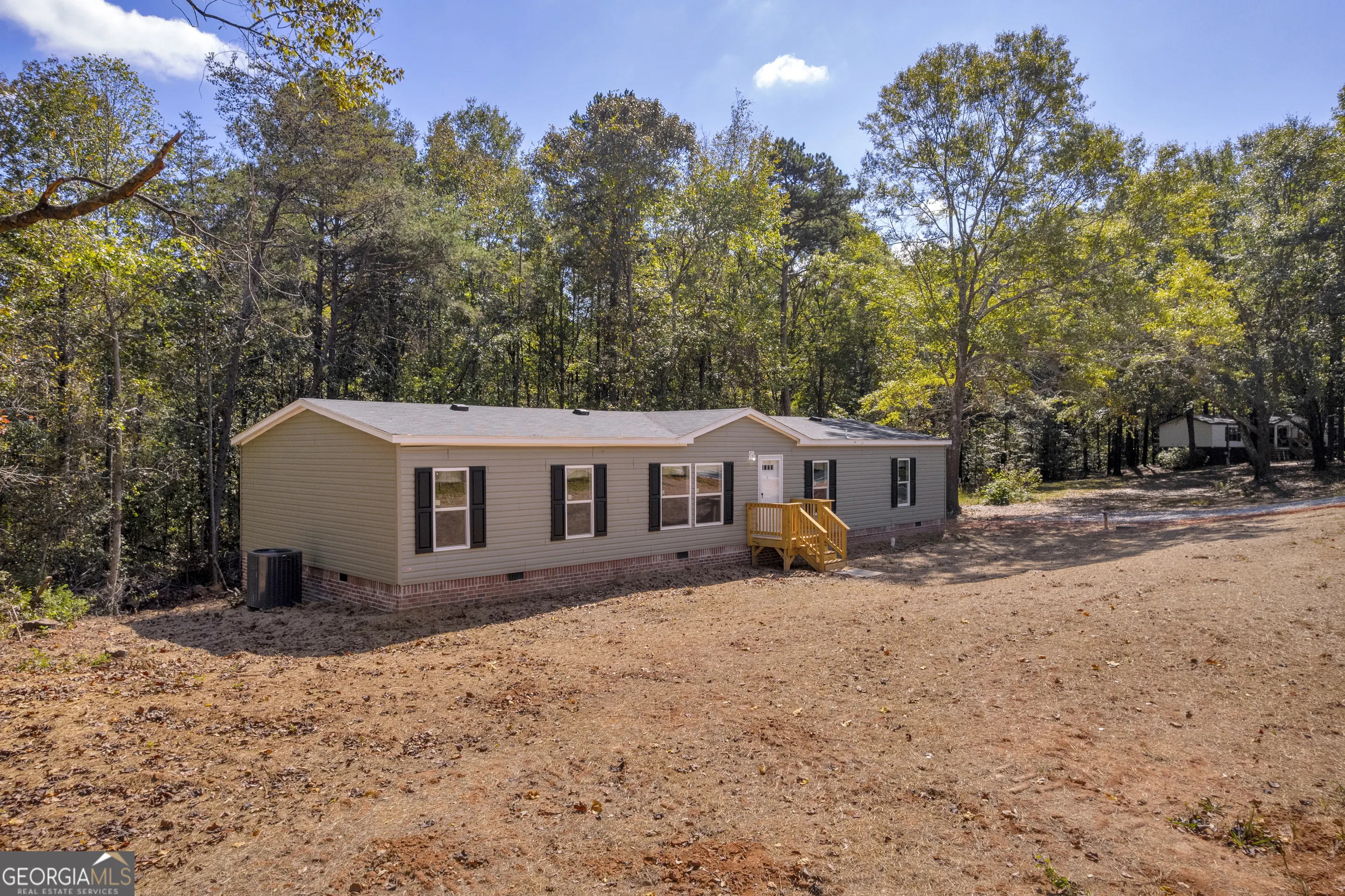 596 Pinetree Circle