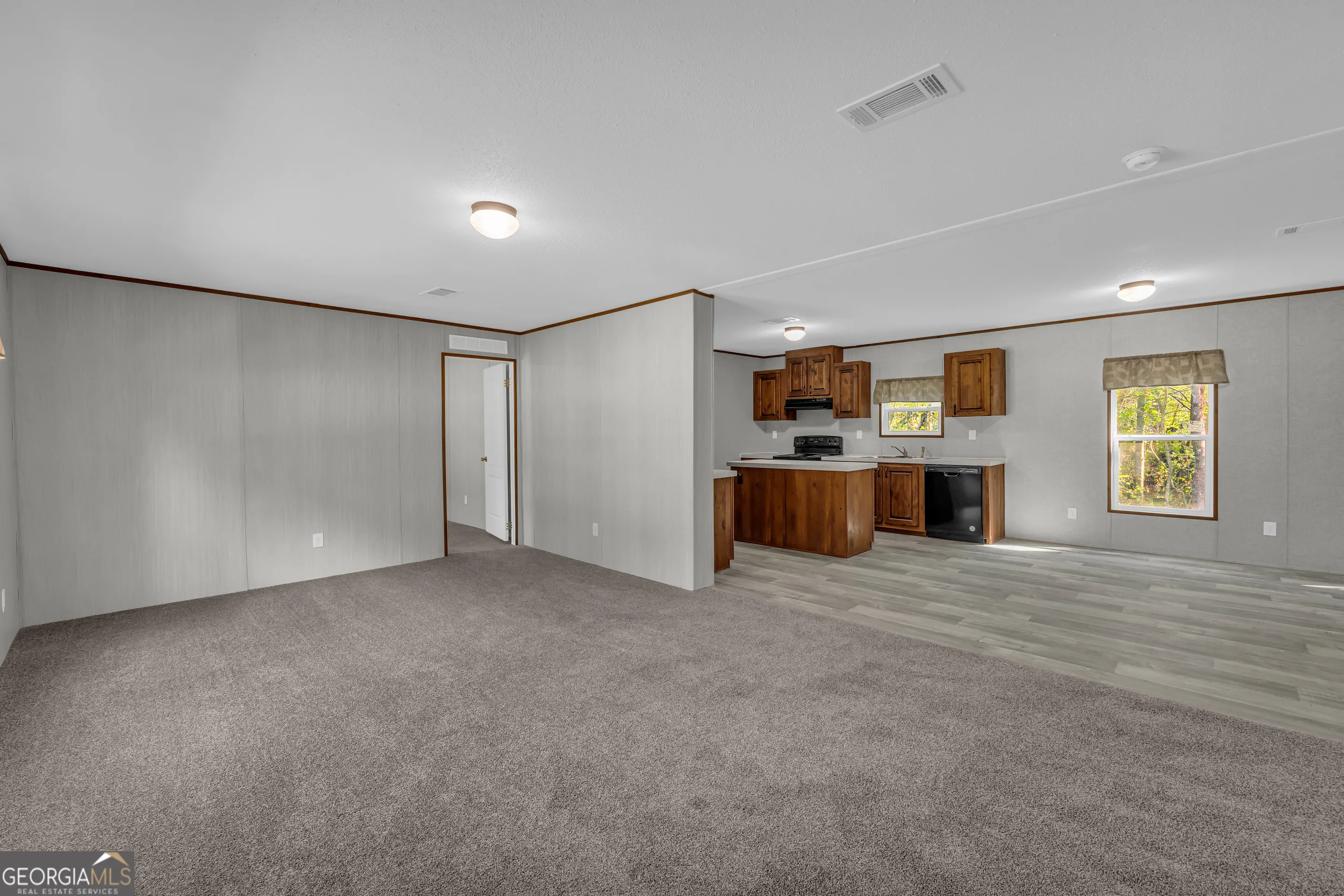 596 Pinetree Circle